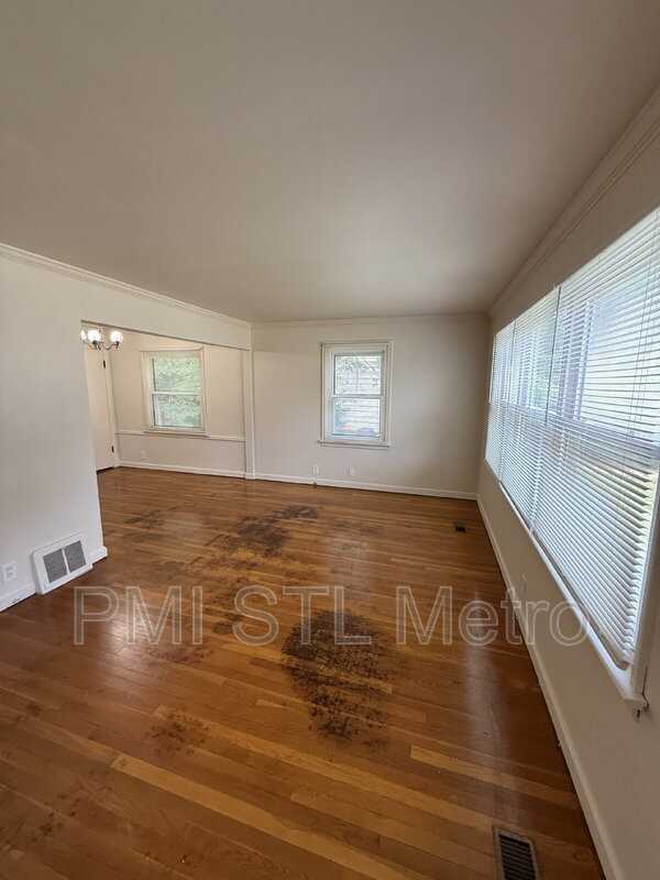 1238 Hoyt Dr - Photo 2 of 12