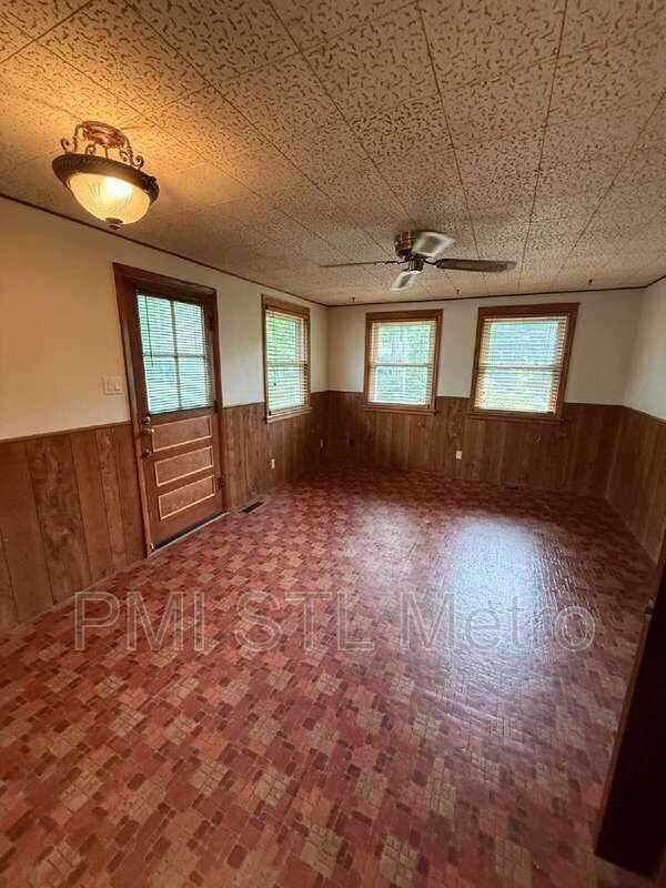 1238 Hoyt Dr - Photo 4 of 12
