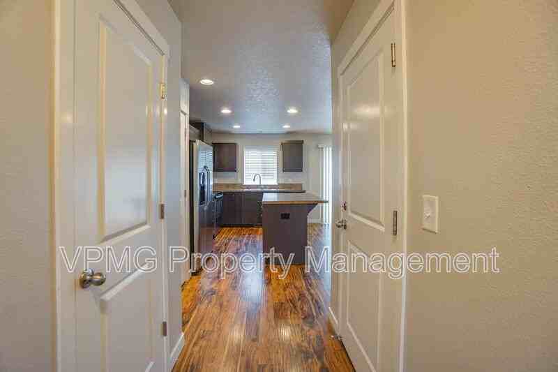 6117 Ne 105th Ave - Photo 2 of 28