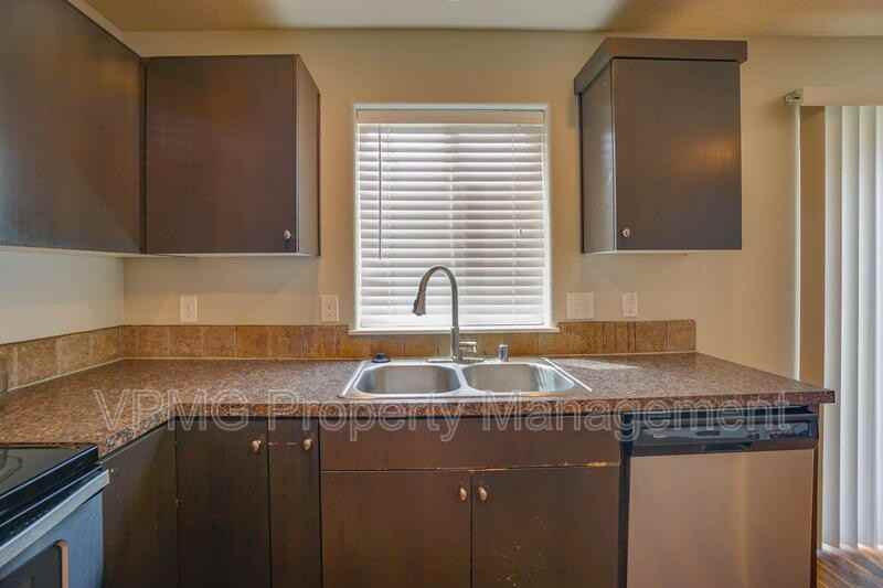 6117 Ne 105th Ave - Photo 7 of 28