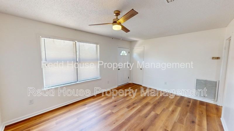 600 Howell St - Photo 3 of 19