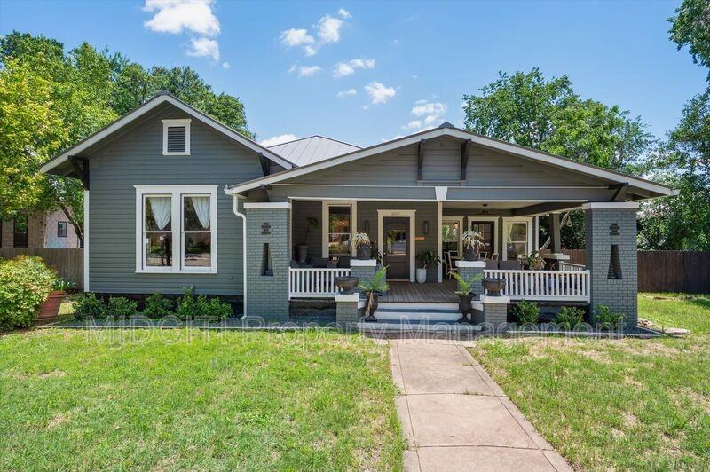 1017 W Hopkins St - Photo 2 of 30