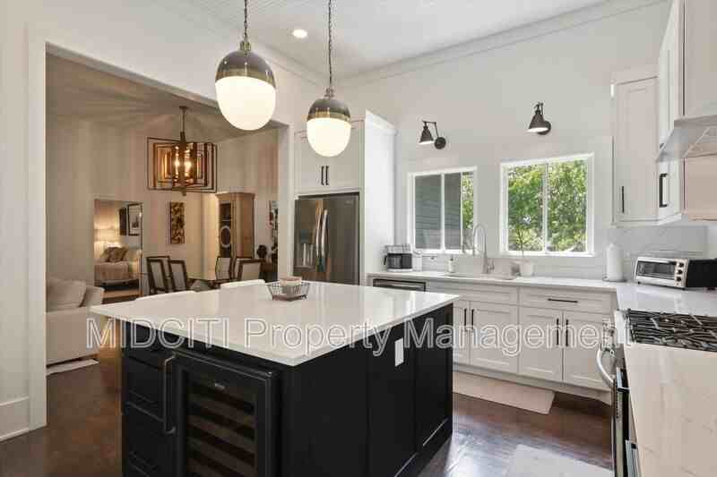 1017 W Hopkins St - Photo 6 of 30