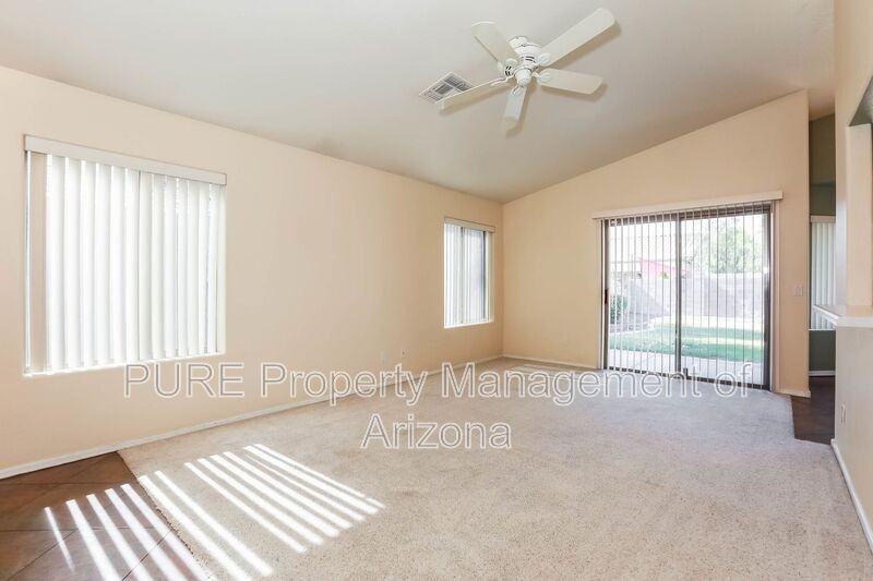 1644 W Geronimo St - Photo 5 of 33