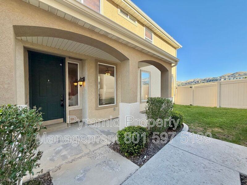 1688 Wn #G1 - Photo 3 of 33