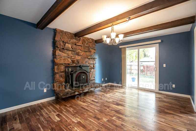 470 W Sutton Cir - Photo 5 of 26