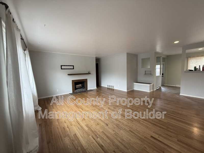 380 S 42nd St - Photo 3 of 22