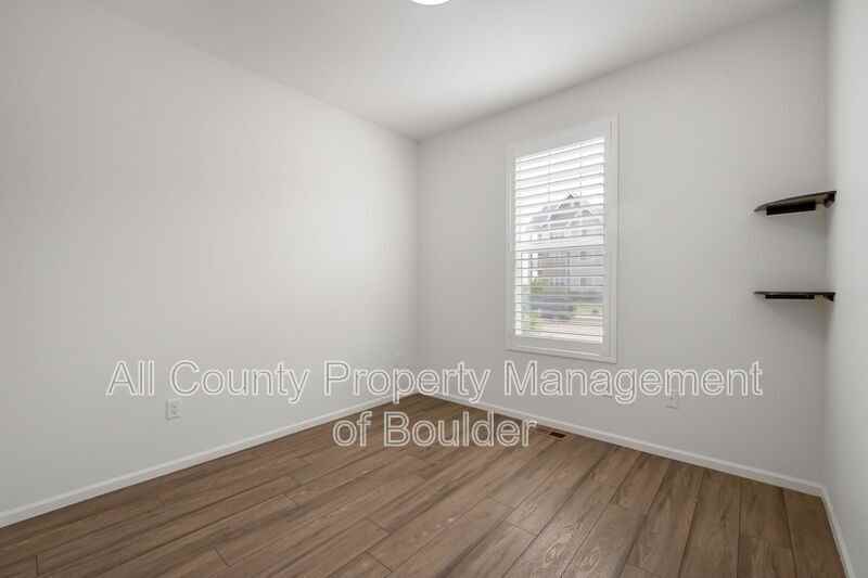 2455 Alpine St - Photo 7 of 21