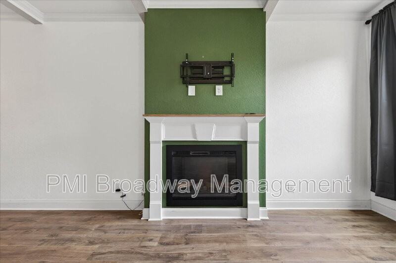 1264 Black Oak Cir - Photo 3 of 49
