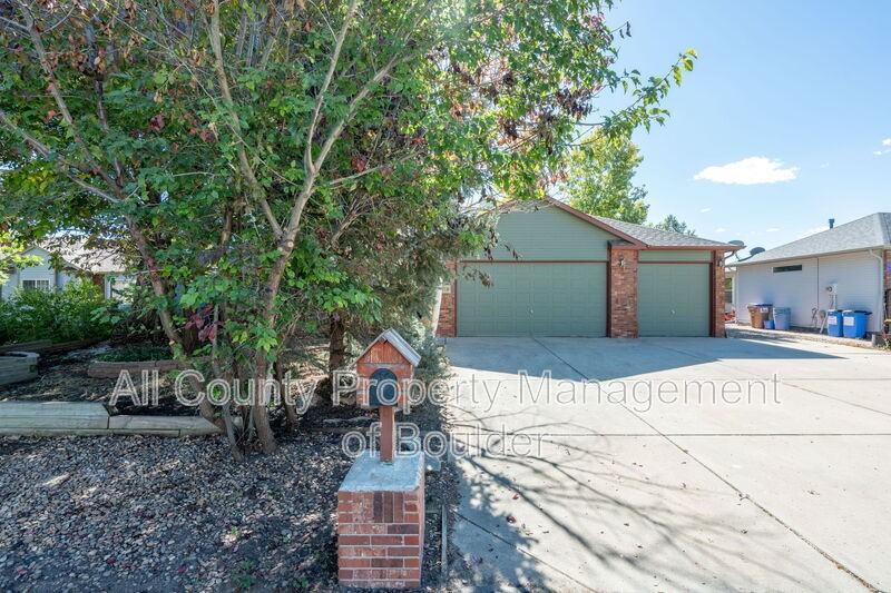 2658 Serena Dr - Photo 2 of 20