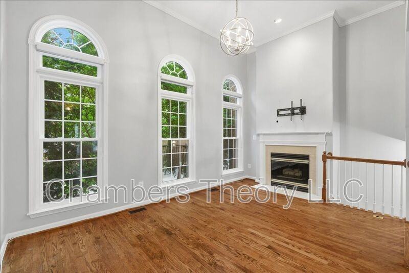 4664 Kirkland Pl - Photo 3 of 40