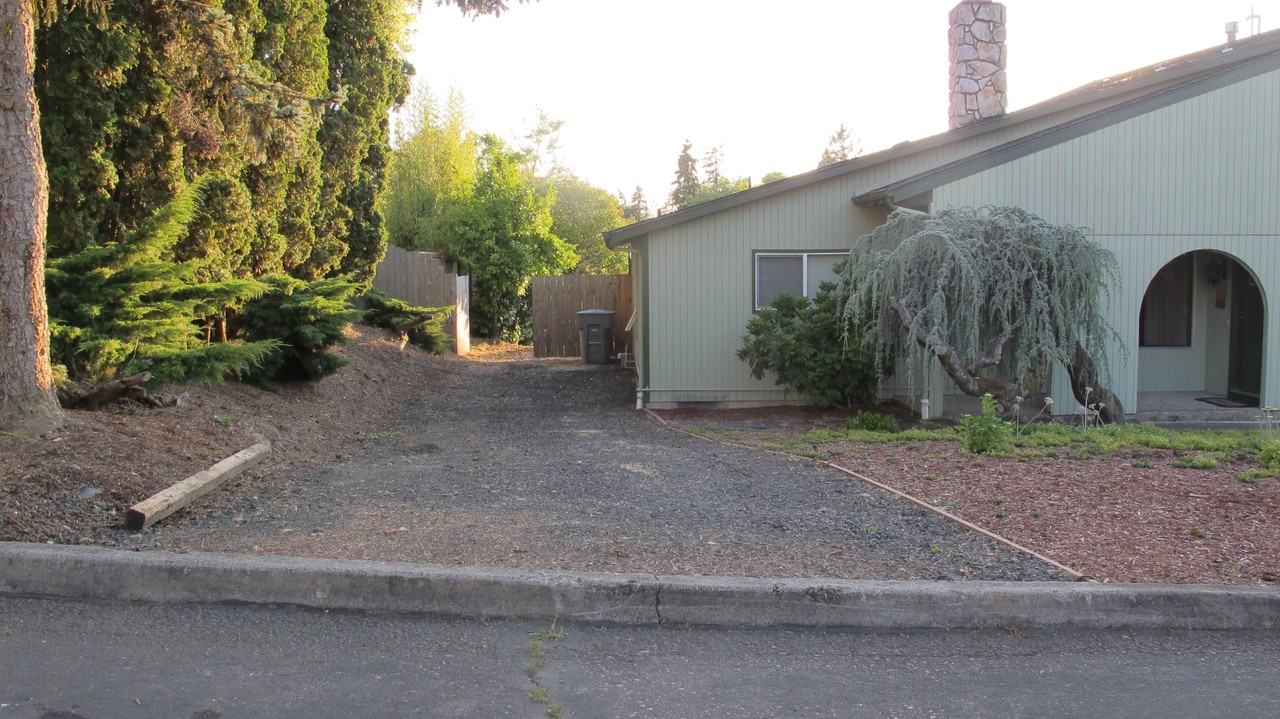 1816 Nw Lincoln St #NA - Photo 4 of 33