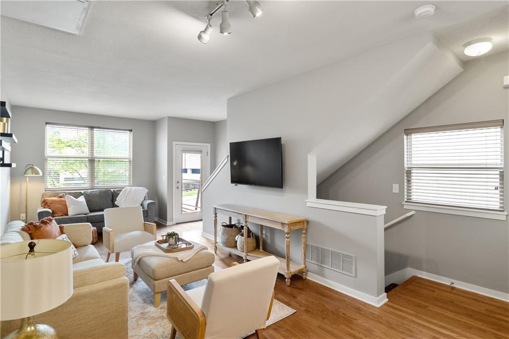 4571 Madison Ave #E1 - Photo 5 of 31