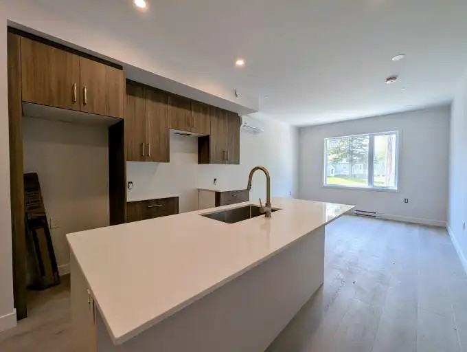 676 Rue De L'église - Photo 2 of 11