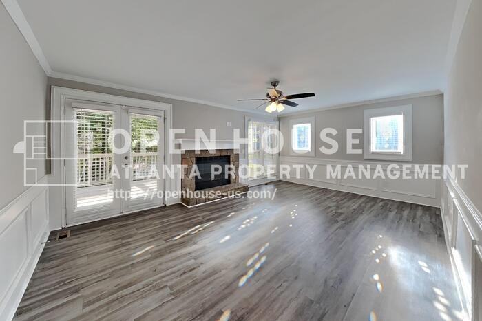 2100 Glenridge Ct - Photo 4 of 23
