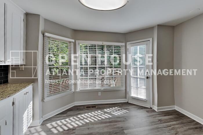 2100 Glenridge Ct - Photo 6 of 23