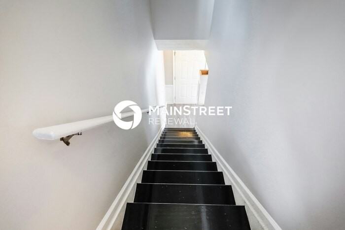 452 Spring Head Ct - Photo 4 of 17