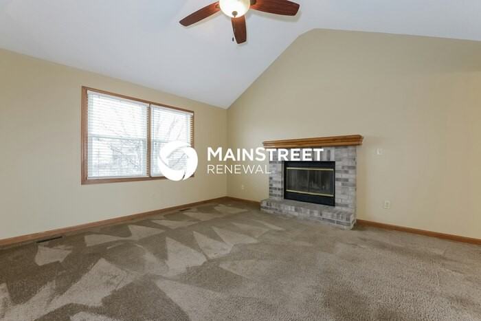 18425 E Arrowhead Ln - Photo 4 of 17