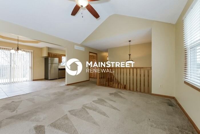 18425 E Arrowhead Ln - Photo 6 of 17
