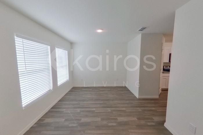 1148 Vinita Ave - Photo 2 of 22