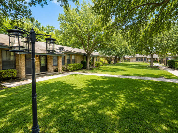 1025 Rio Rico Rd #4 - Photo 4 of 18