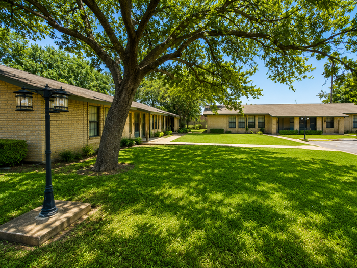 1025 Rio Rico Rd #4 - Photo 5 of 18