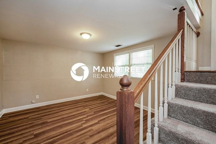 2208 S Ashford Ct - Photo 2 of 19