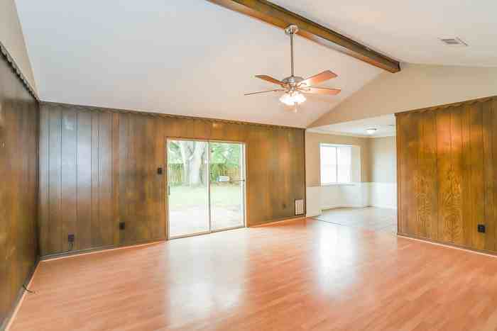 4313 Lariat Dr - Photo 2 of 15