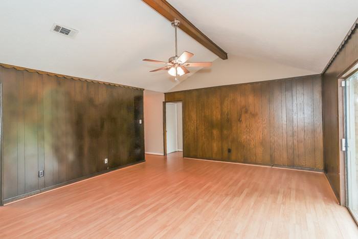 4313 Lariat Dr - Photo 4 of 15