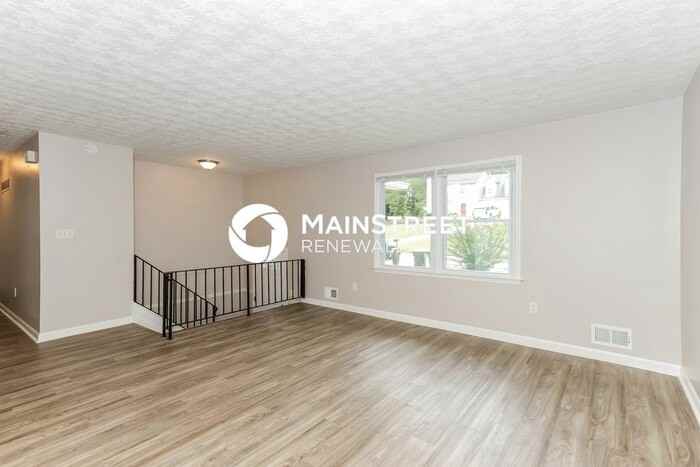 6665 Connell Rd - Photo 4 of 15