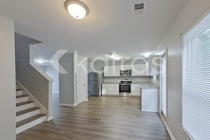 305 Cedar Rdg - Photo 7 of 28