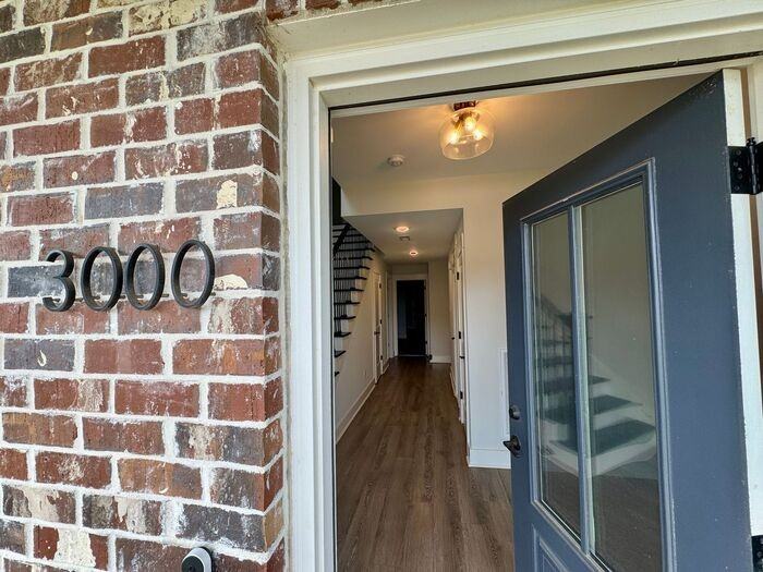 3000 9th Ave Sw - Photo 2 of 48