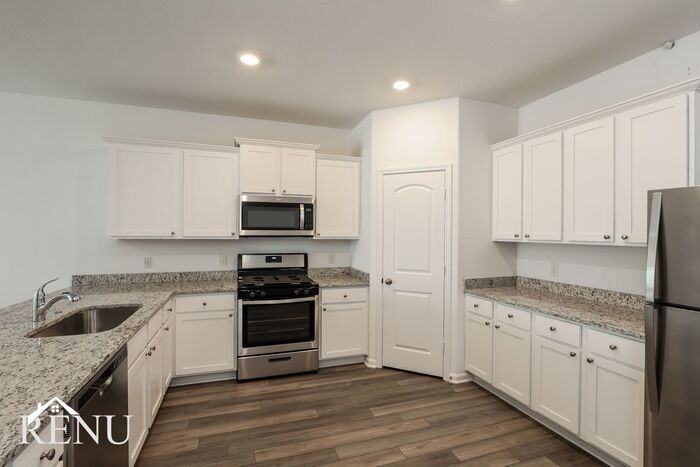2951 Jackson Smt - Photo 5 of 19