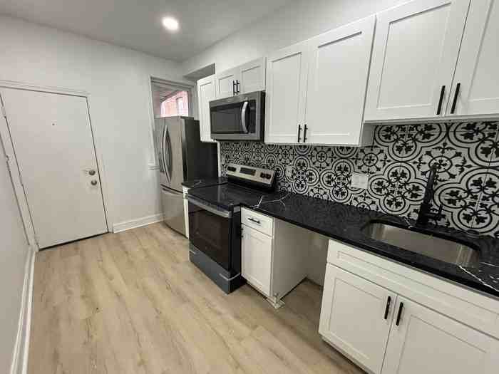 1412 Madison Ave - Photo 6 of 20