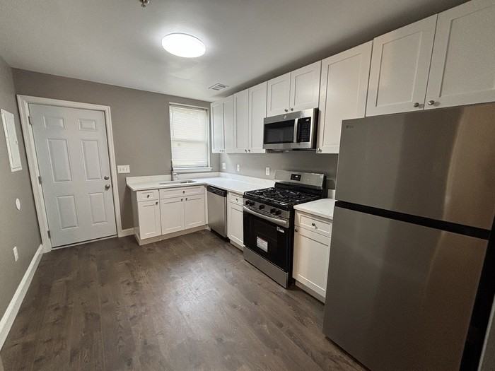 1308 N Chester St - Photo 4 of 14