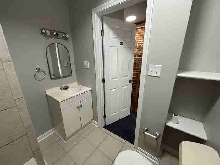 119 S Carrollton Ave - Photo 5 of 10