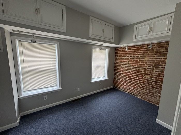 119 S Carrollton Ave - Photo 7 of 10