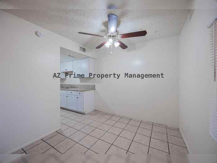 5040 N 40th Ave - Photo 5 of 17