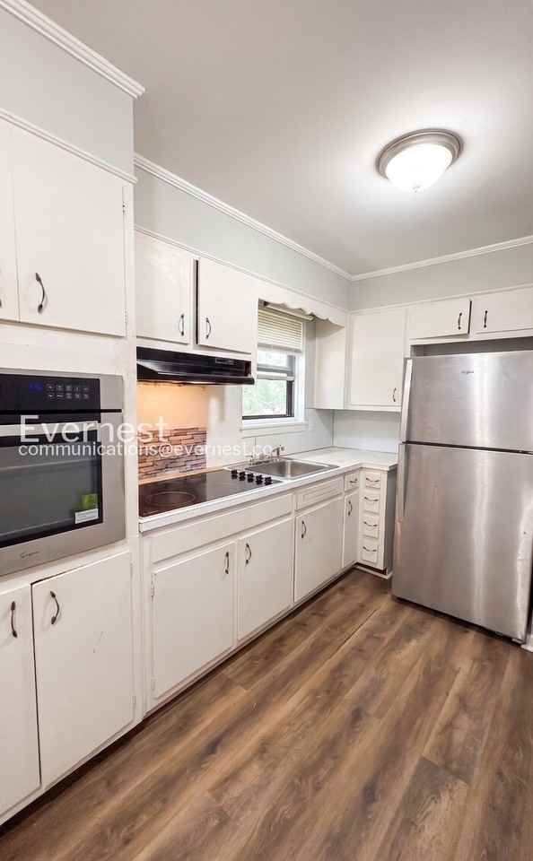 733 Glen Ridge Dr - Photo 4 of 44