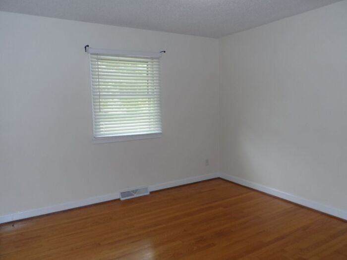 4705 Stafford Dr - Photo 2 of 11
