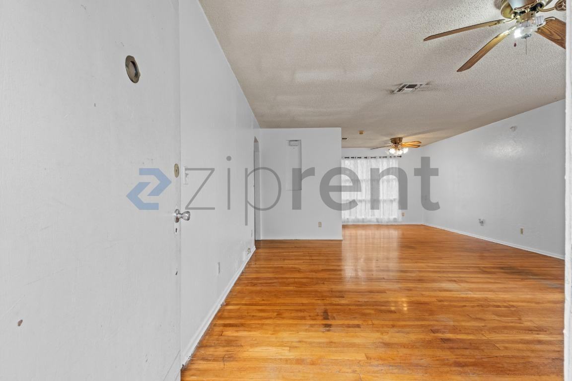 1552 Middlefield Ave - Photo 7 of 28