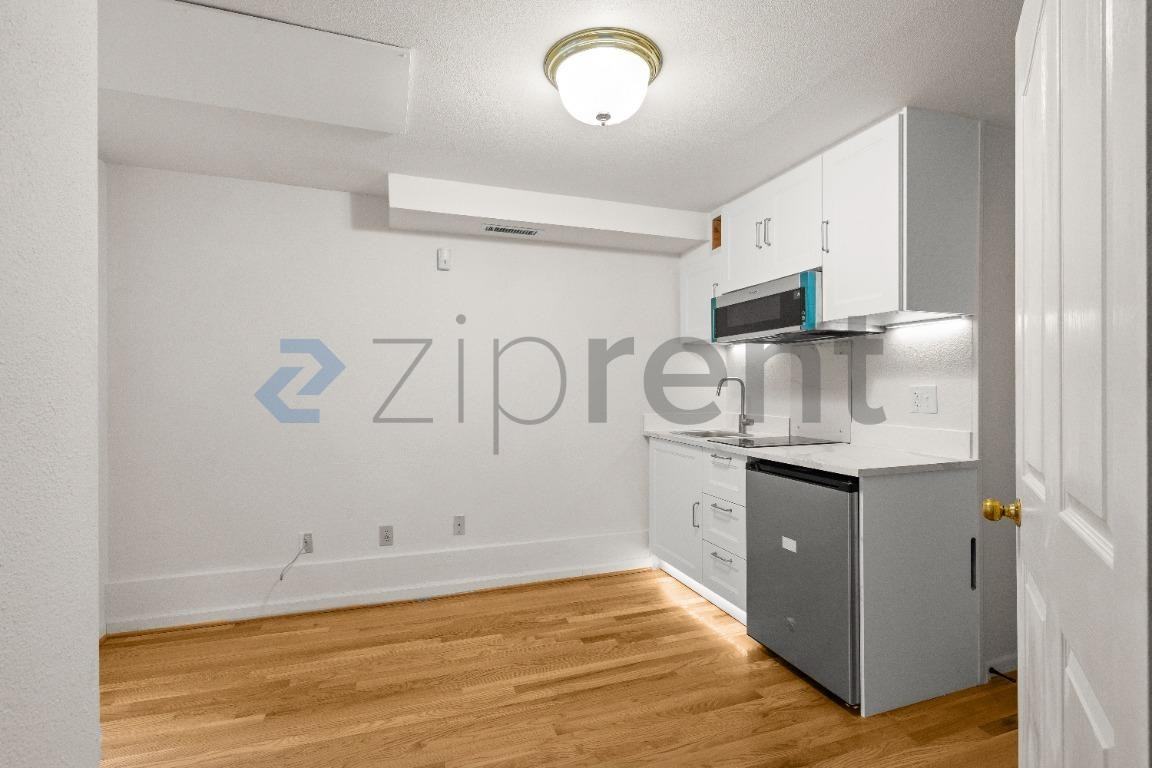1533 18th Ave S #3 - Photo 6 of 25