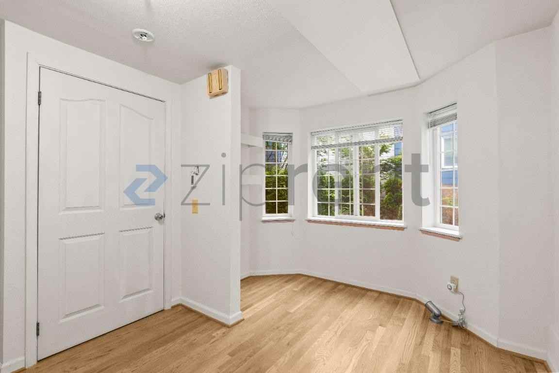1533 18th Ave S #3 - Photo 7 of 25