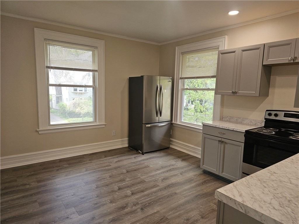 180 Dartmouth St #2-1 - Photo 3 of 9