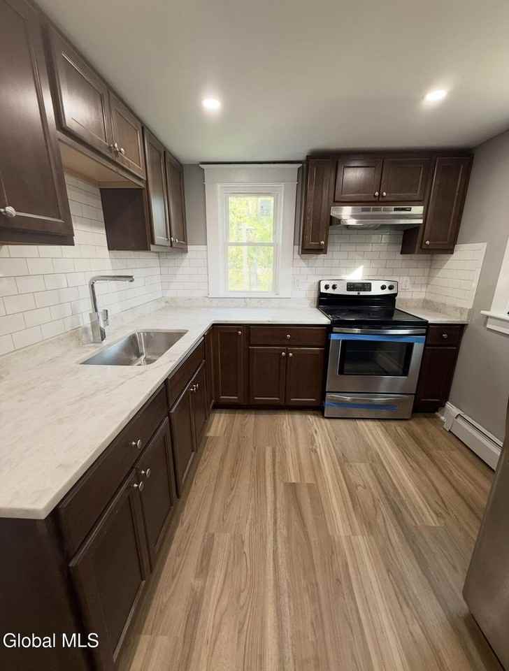 282 Livingston Ave - Photo 4 of 22