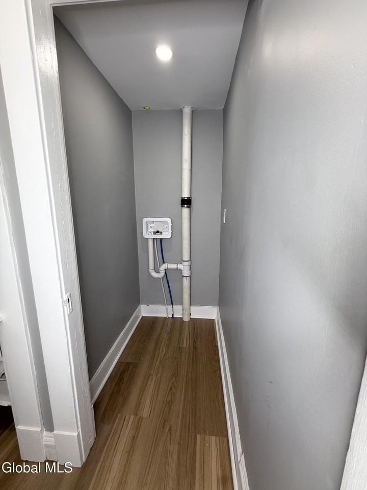 282 Livingston Ave - Photo 6 of 22