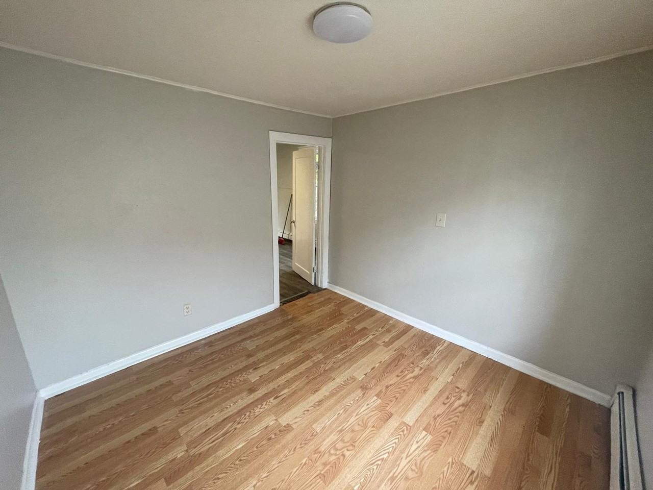 5-7 Forest Ave - Photo 2 of 13
