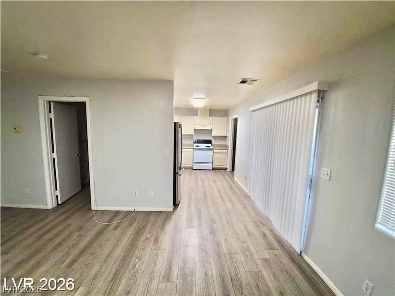 1080 Red Butte St #B1 - Photo 3 of 13