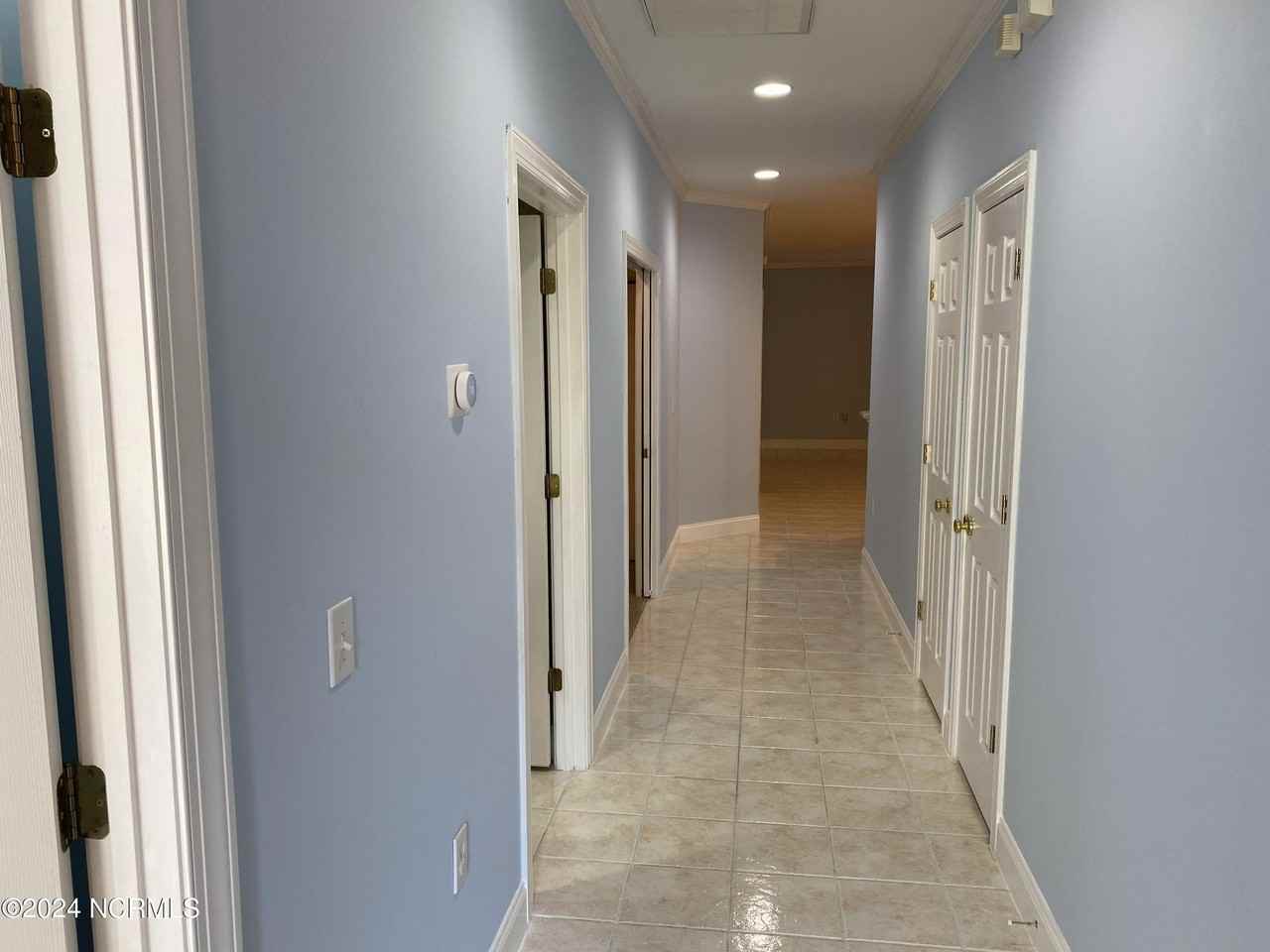 411 Avenshire Ct - Photo 2 of 35