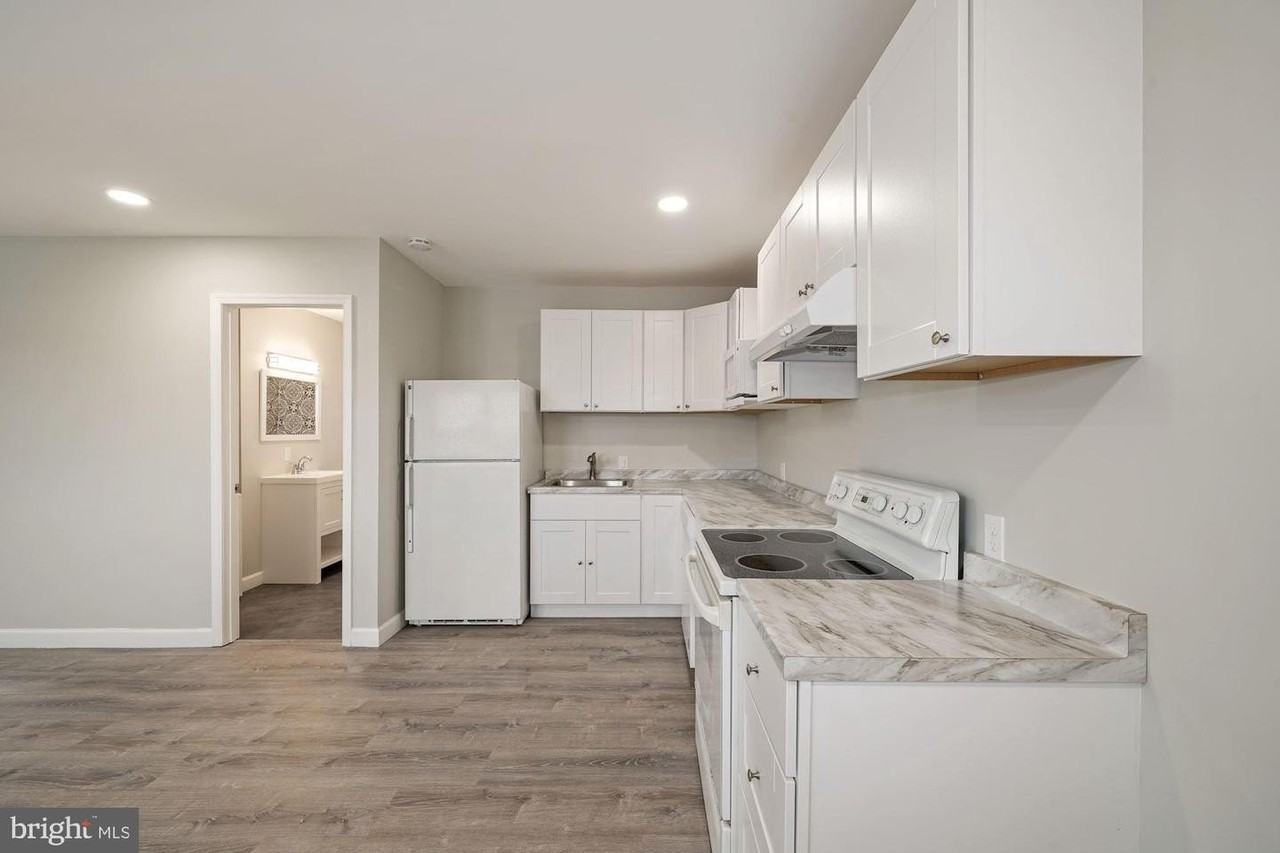 22929 Frederick Rd - Photo 3 of 15